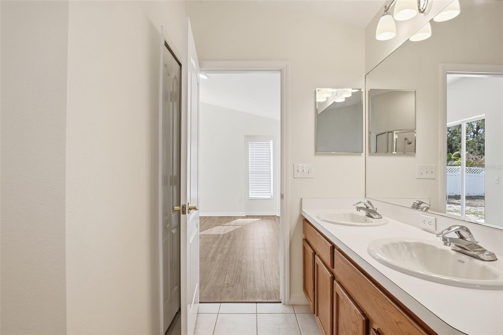 LAKESIDE TR B - Residential