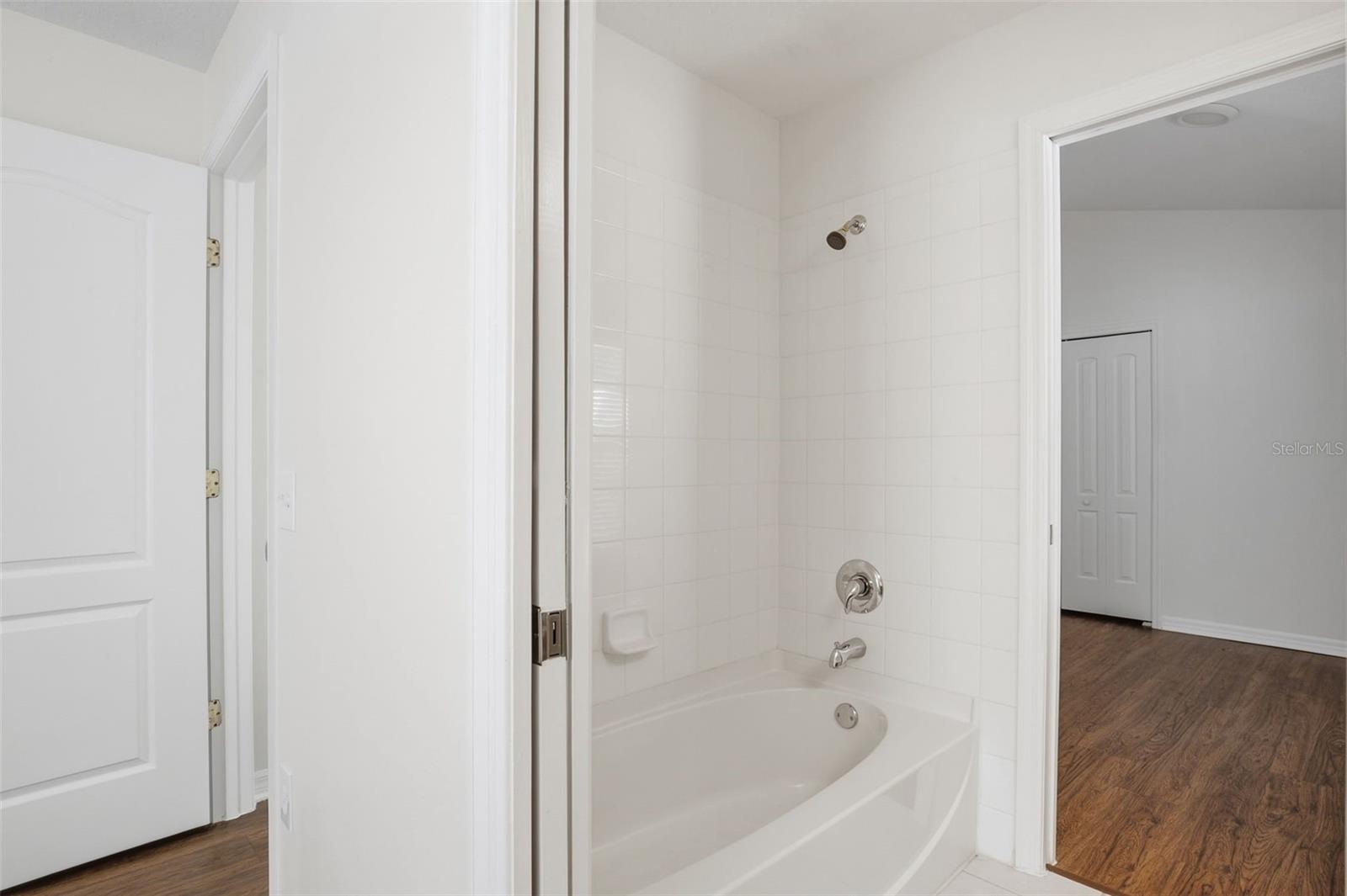 LAKESIDE TR B - Residential