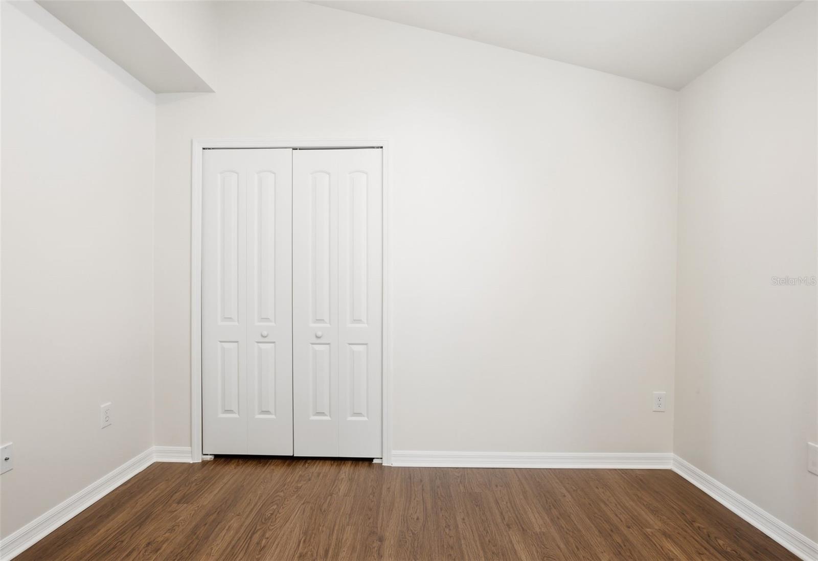 LAKESIDE TR B - Residential