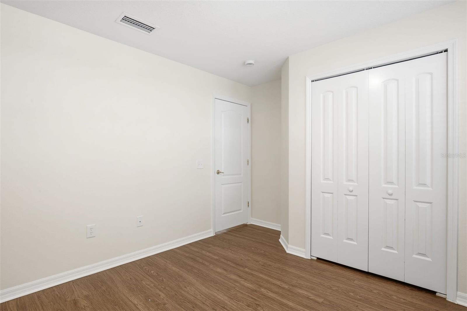 LAKESIDE TR B - Residential