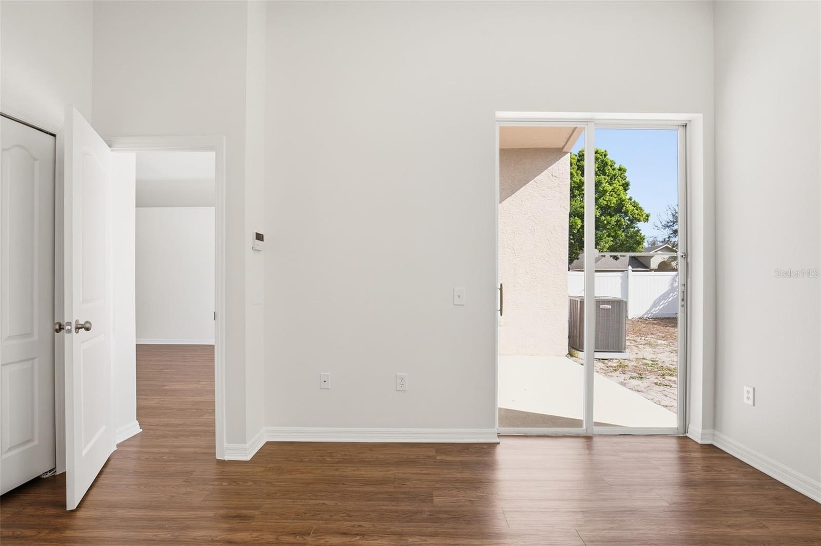 LAKESIDE TR B - Residential