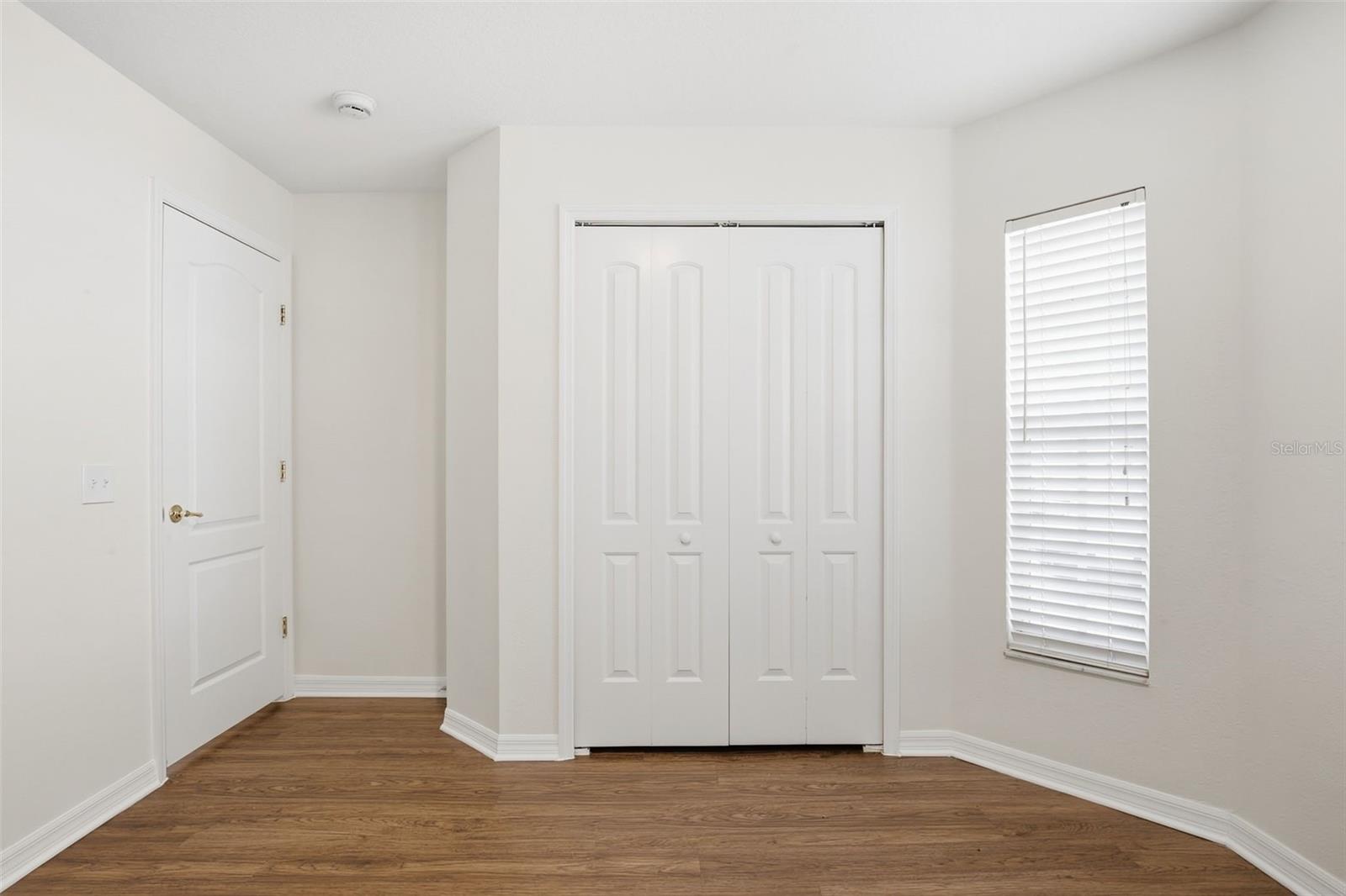 LAKESIDE TR B - Residential