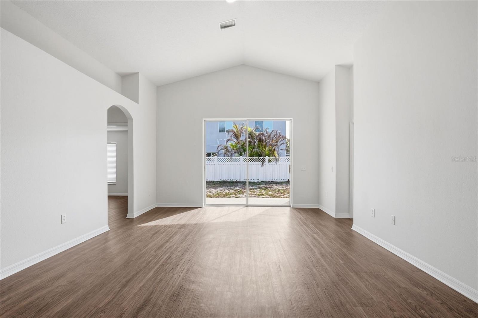 LAKESIDE TR B - Residential