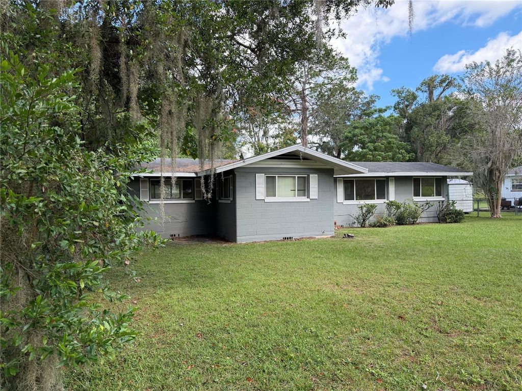 Photo of 1113 NE 11th Street, Ocala, FL 34470 (MLS # OM711566)