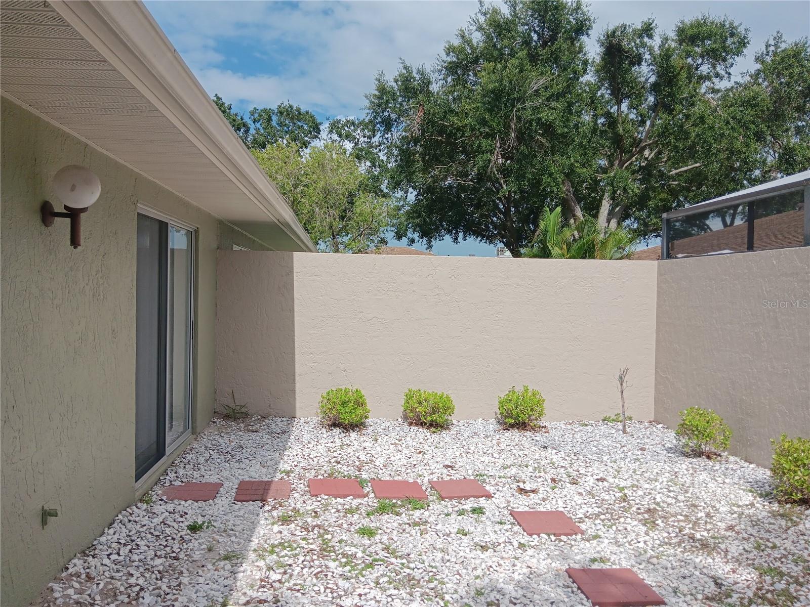 COURTYARD VILLAS - Residential