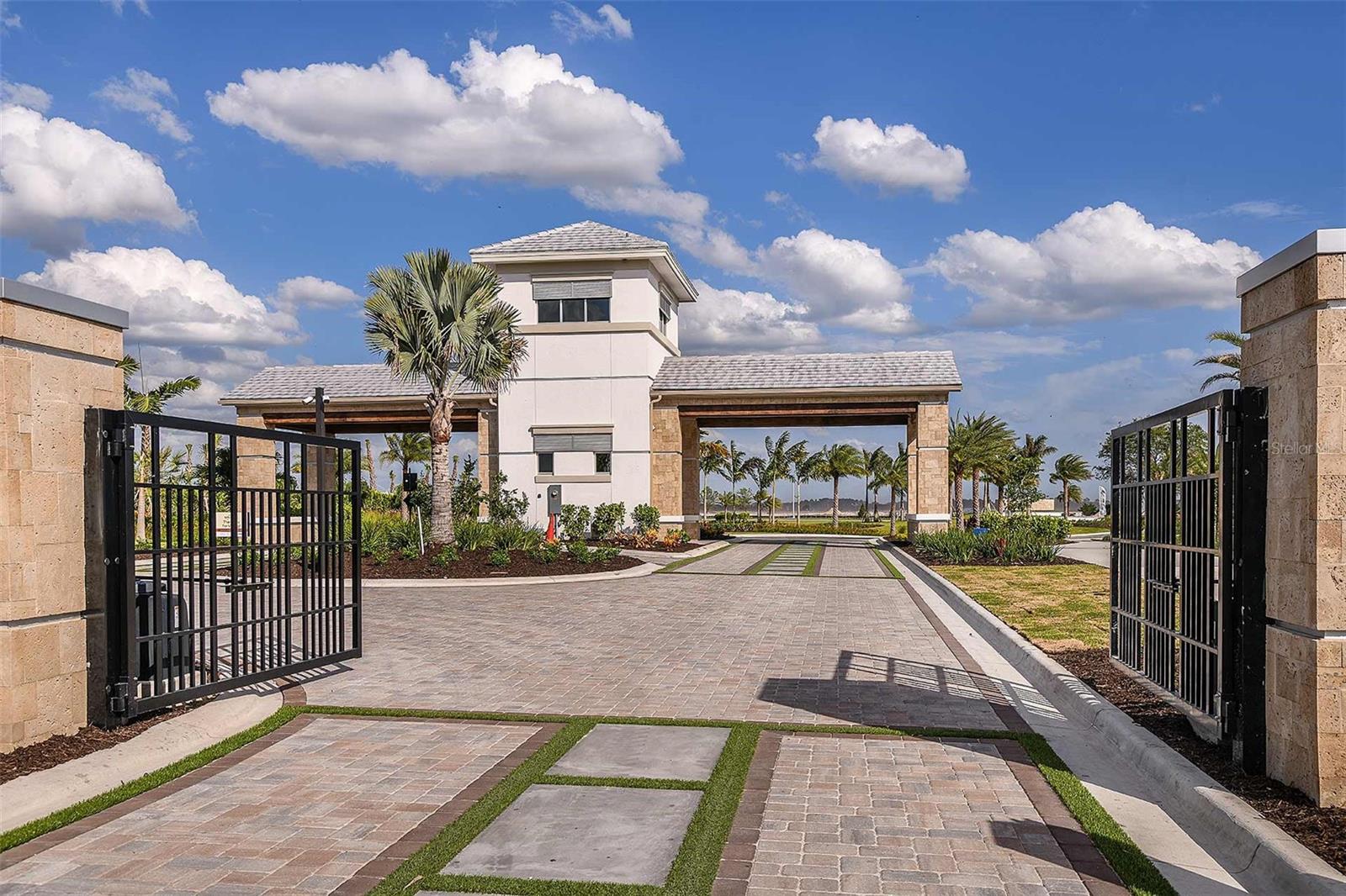 AZARIO ESPLANADE - Residential