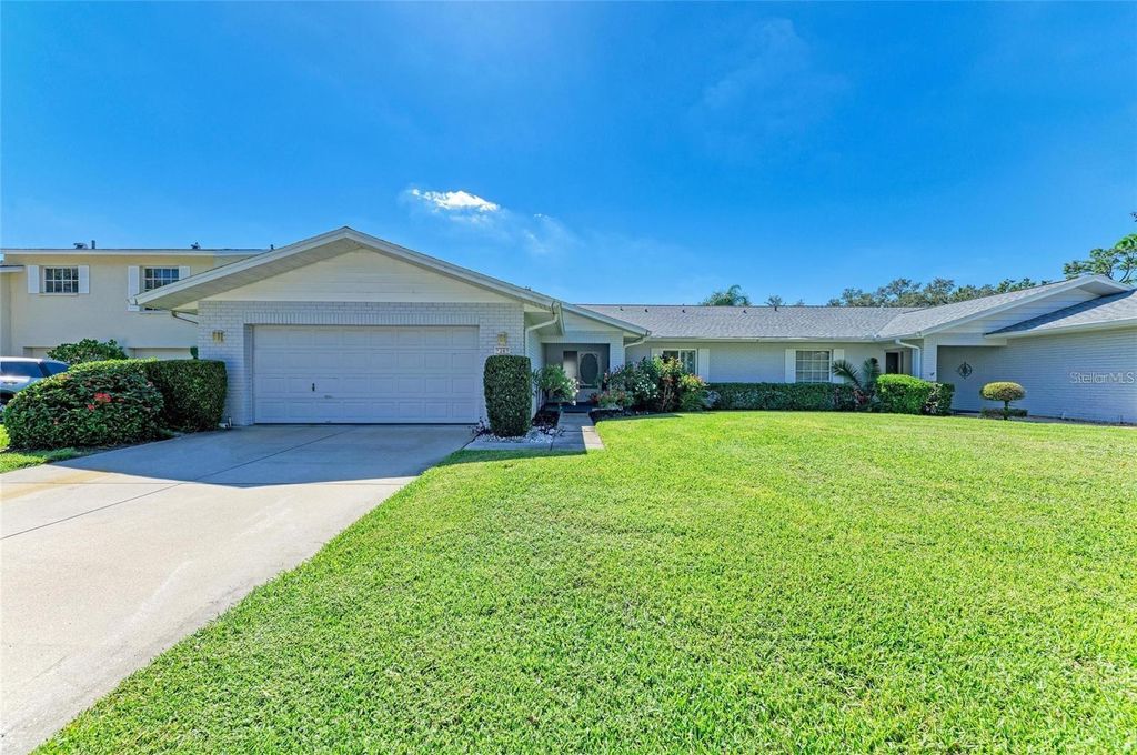 Photo of 7287 Eleanor Circle #15, Sarasota, FL 34243 (MLS # A4689525)