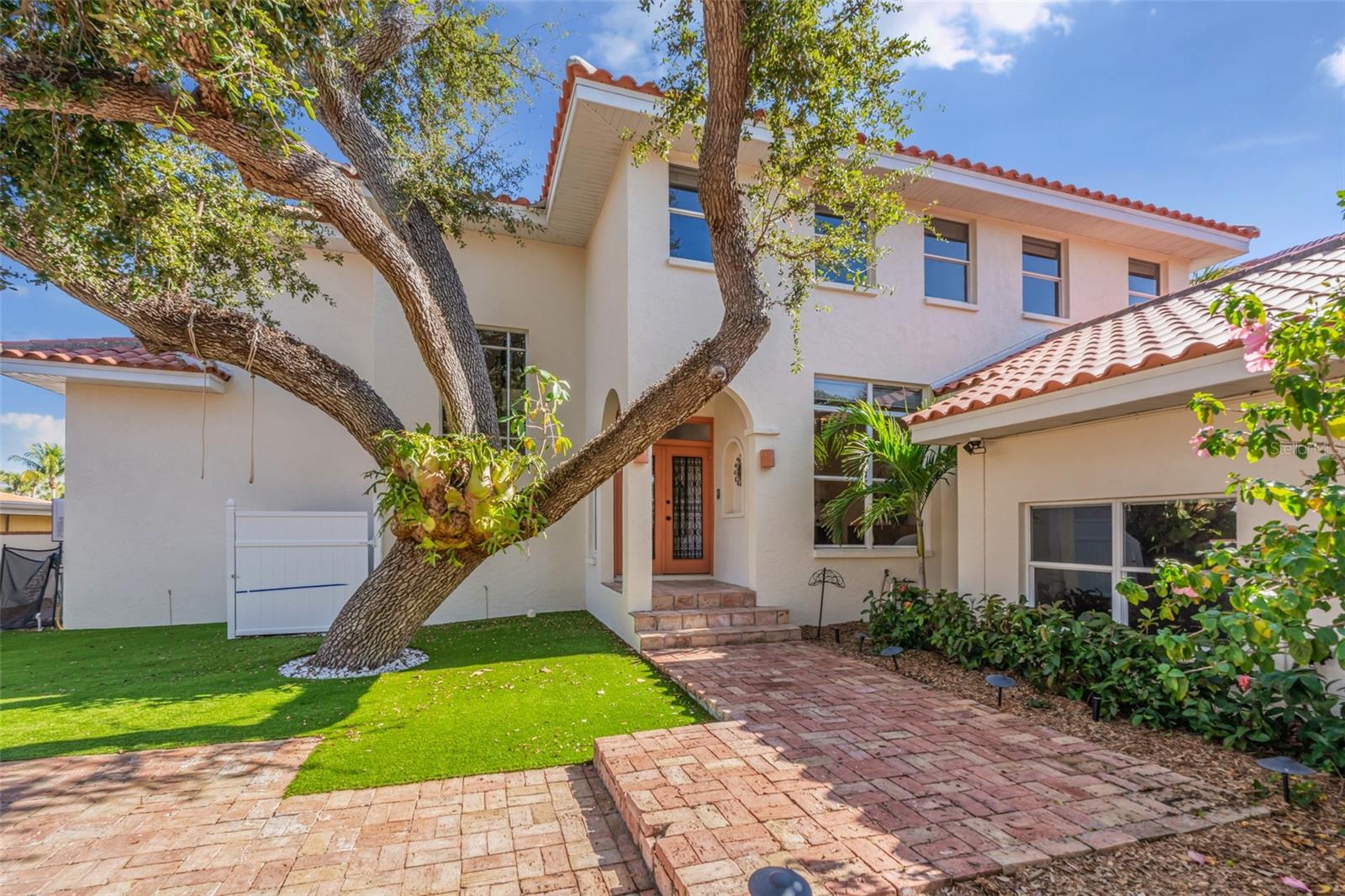 SIESTA BEACH - Residential