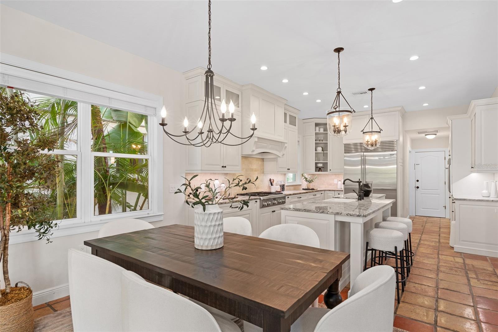 SIESTA BEACH - Residential