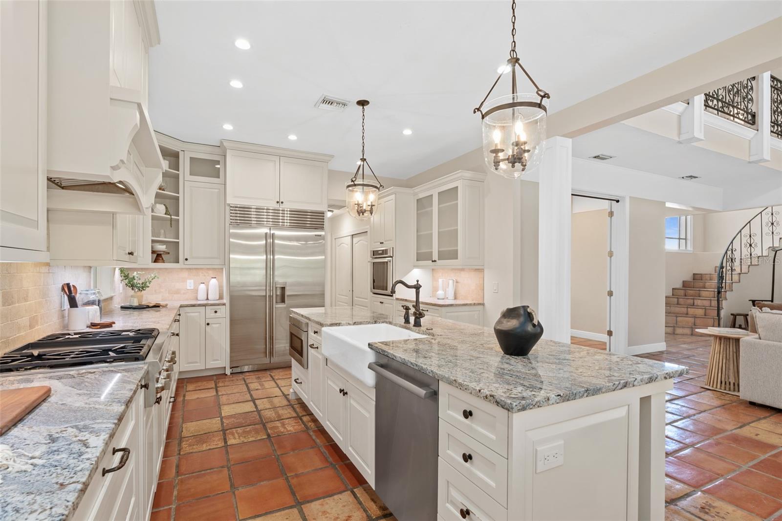 SIESTA BEACH - Residential