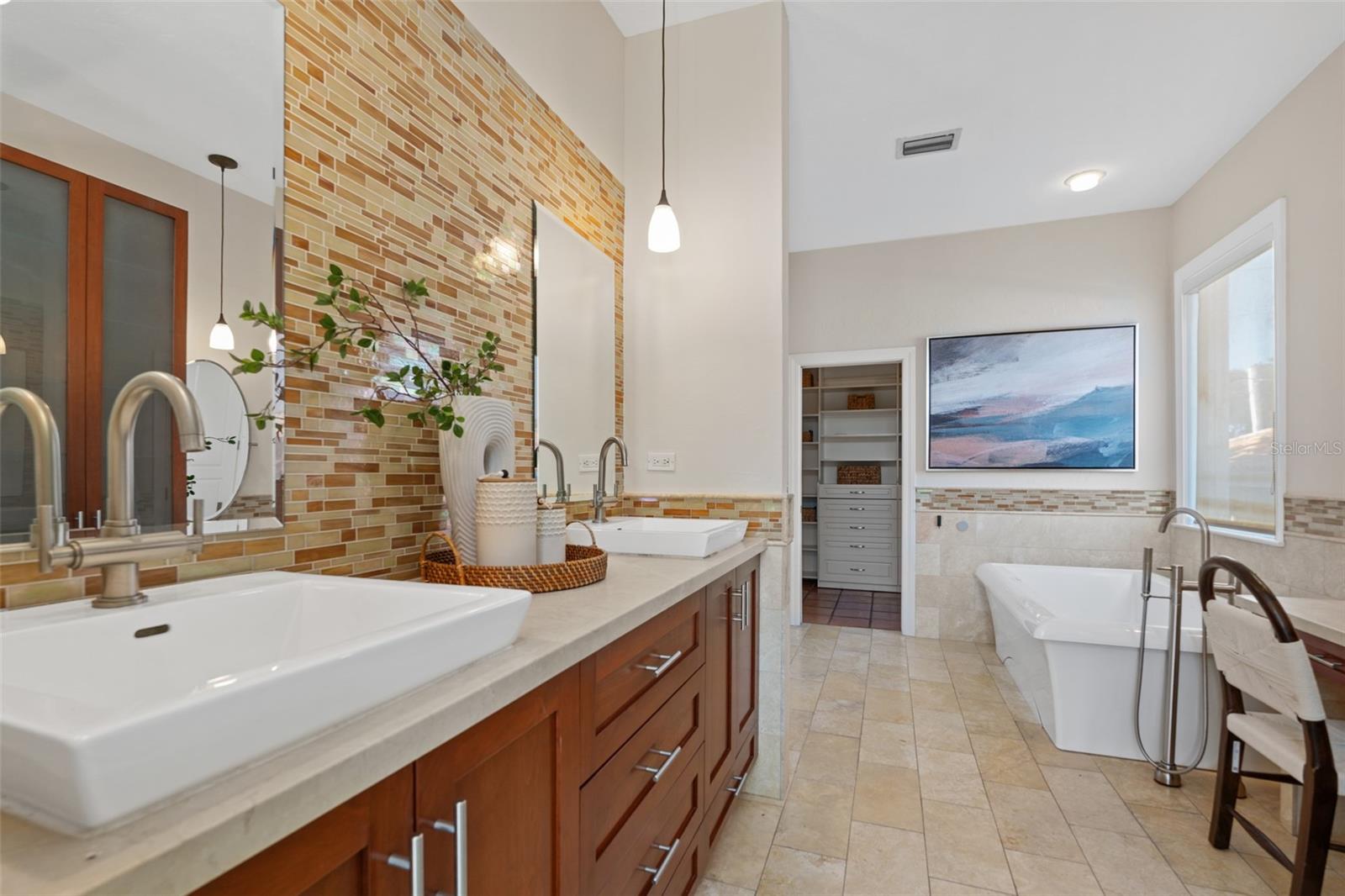 SIESTA BEACH - Residential