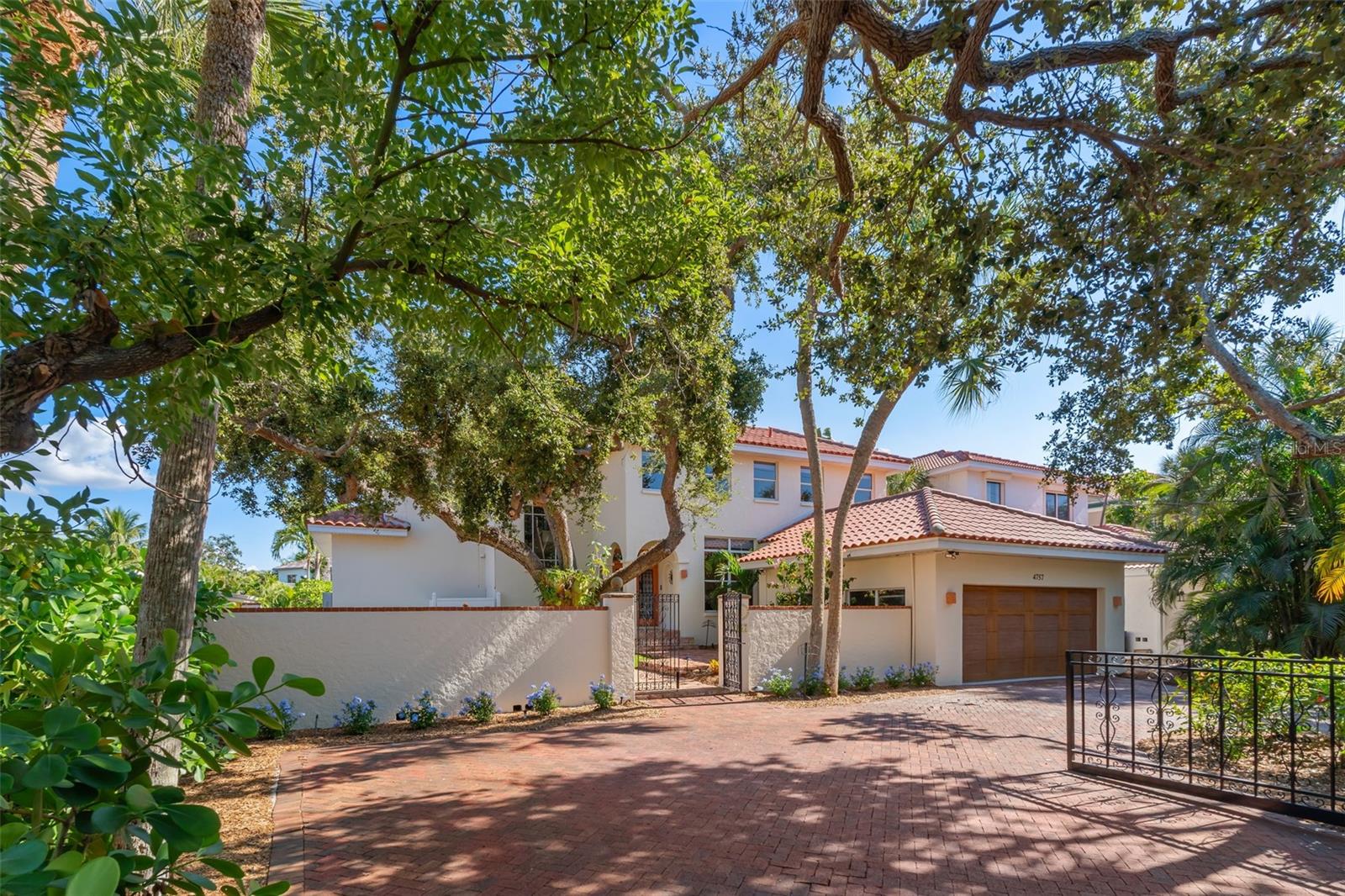 SIESTA BEACH - Residential