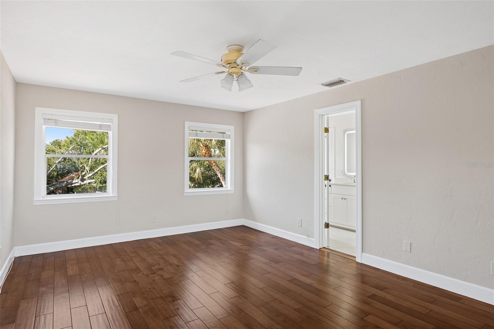 SIESTA BEACH - Residential