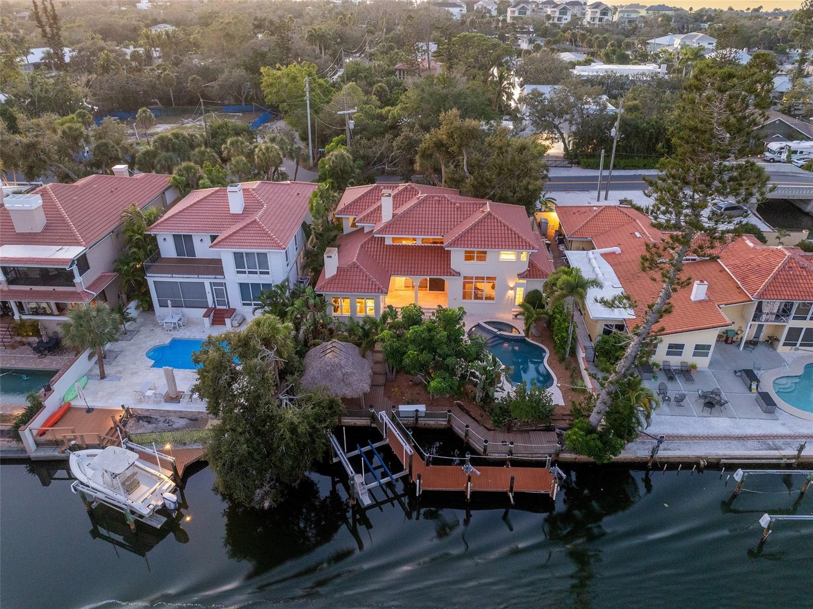 SIESTA BEACH - Residential