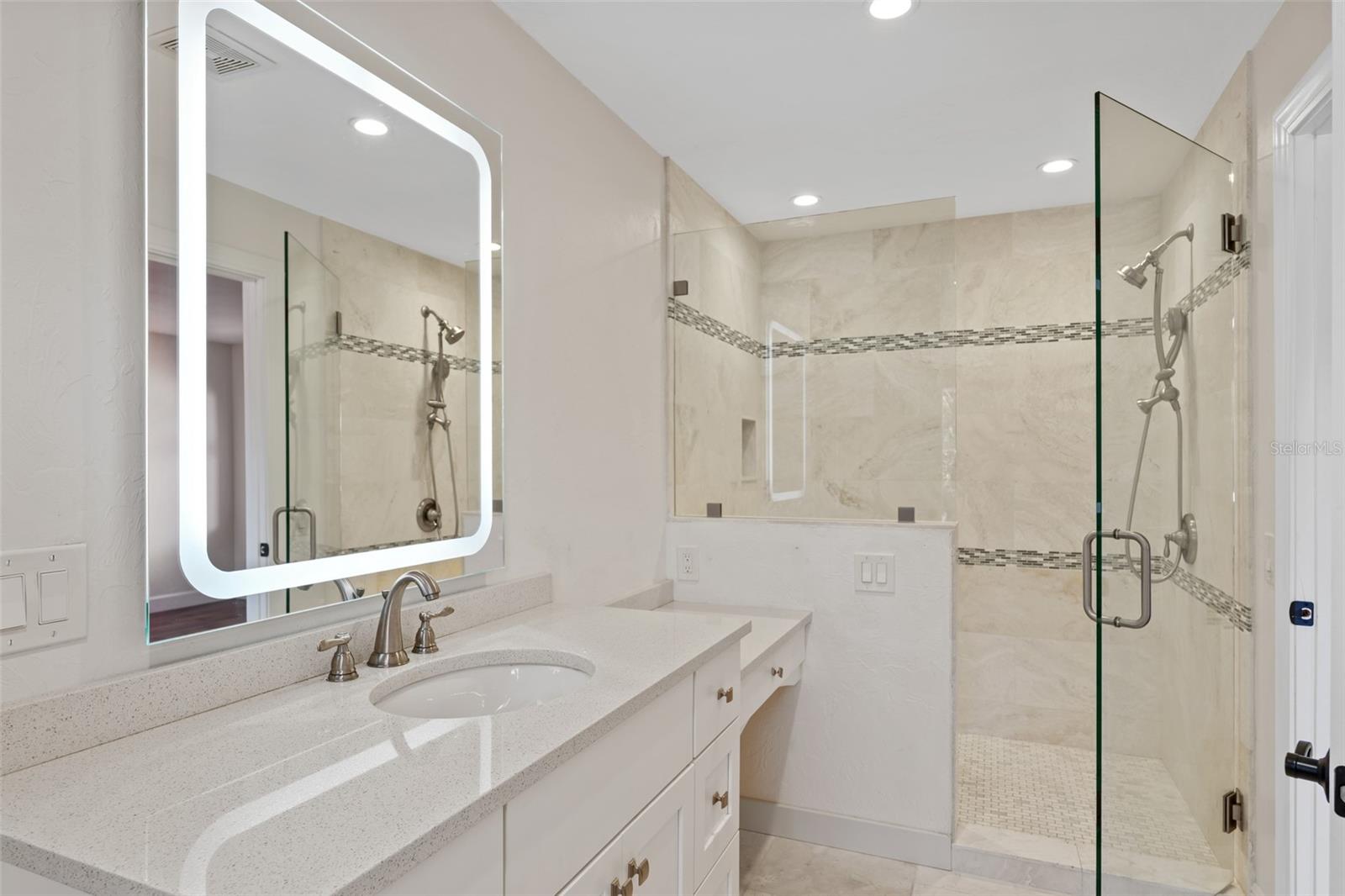 SIESTA BEACH - Residential