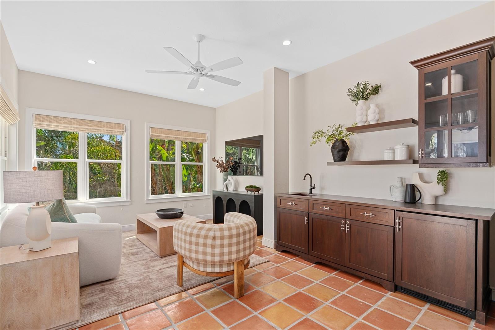 SIESTA BEACH - Residential