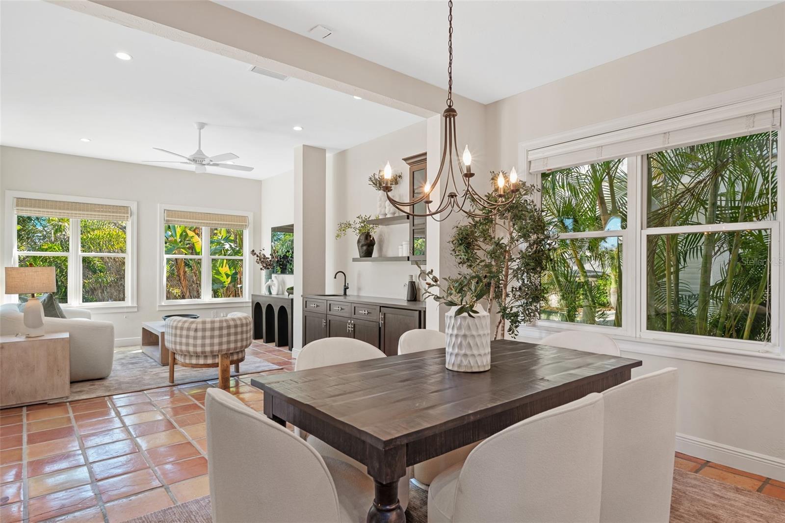 SIESTA BEACH - Residential