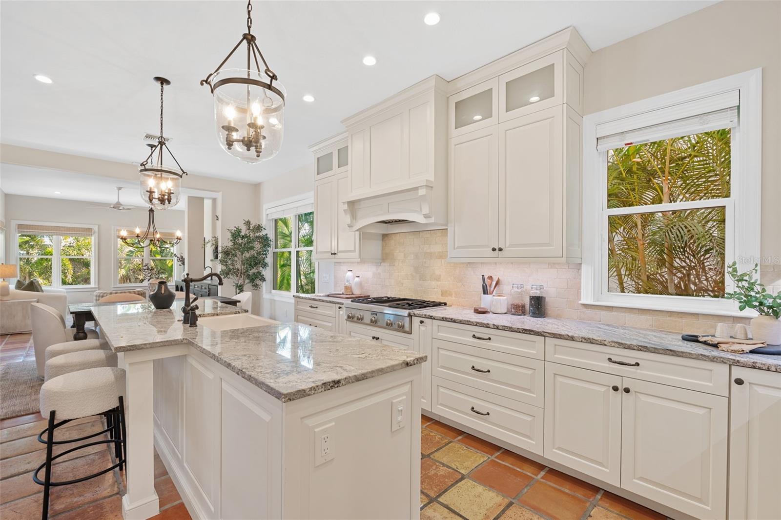 SIESTA BEACH - Residential