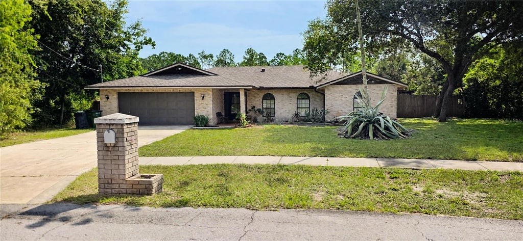 Photo of 1004 Yale Drive, Deltona, FL 32738 (MLS # O6434098)
