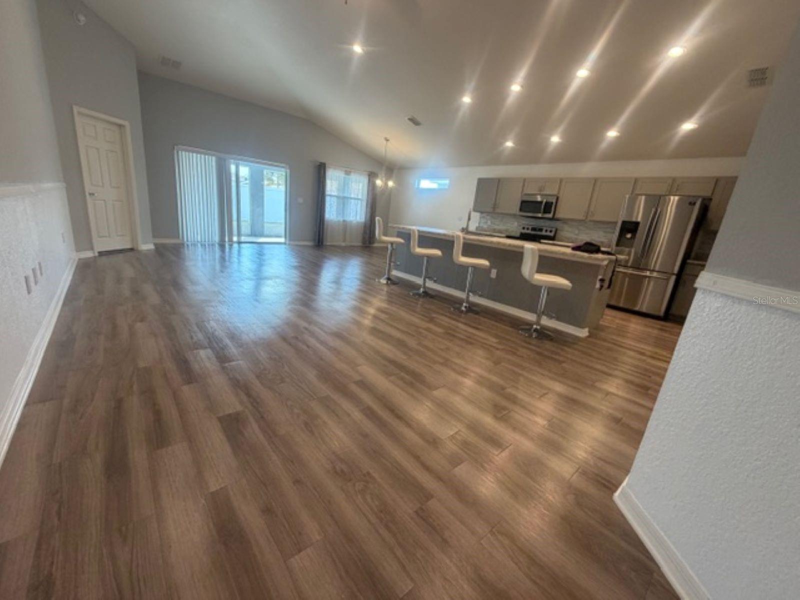 MONTICELLI/TOWER LAKE - Residential