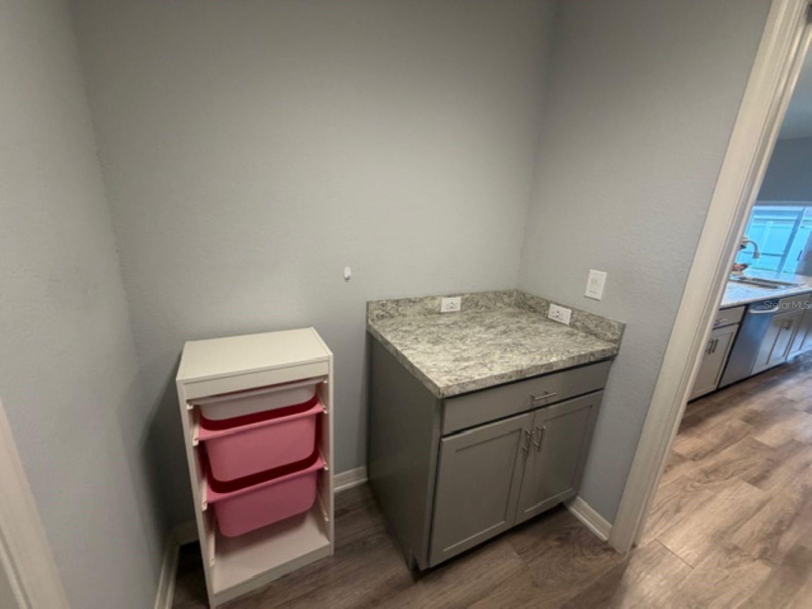 MONTICELLI/TOWER LAKE - Residential