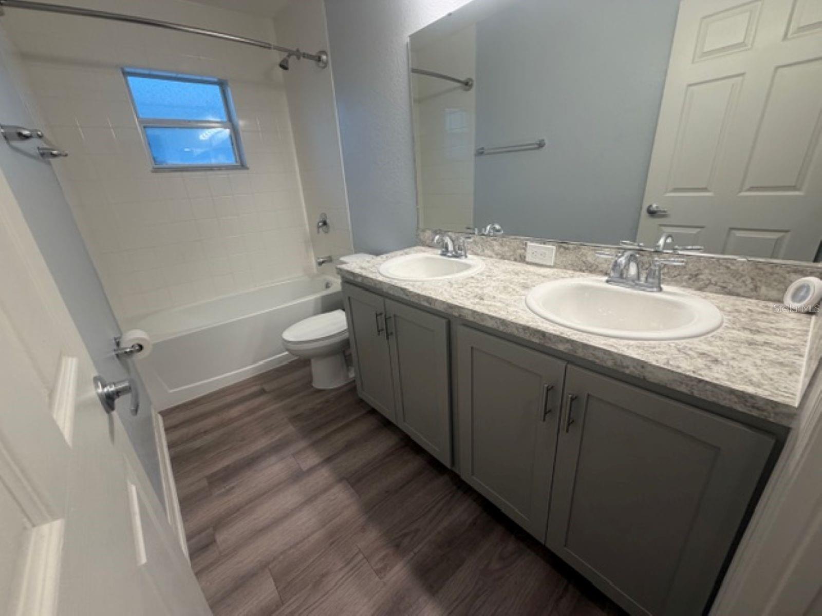 MONTICELLI/TOWER LAKE - Residential