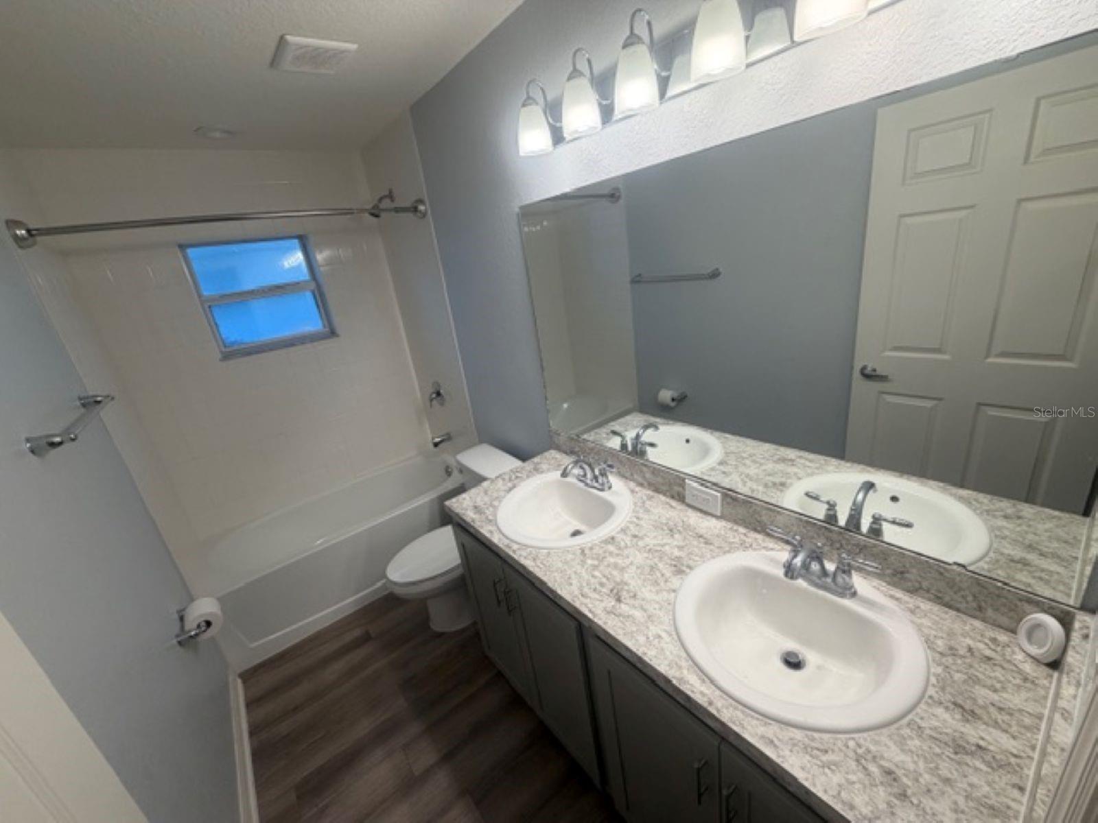 MONTICELLI/TOWER LAKE - Residential