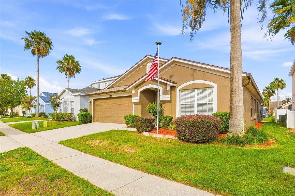 842 LOCKBREEZE DRIVE
