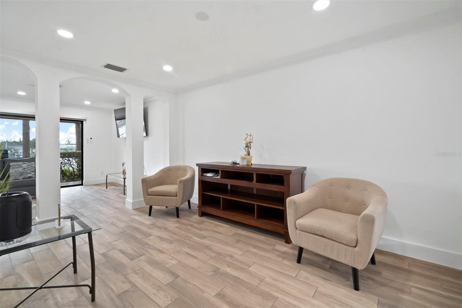 YARDARM CONDO PH I - Residential Lease