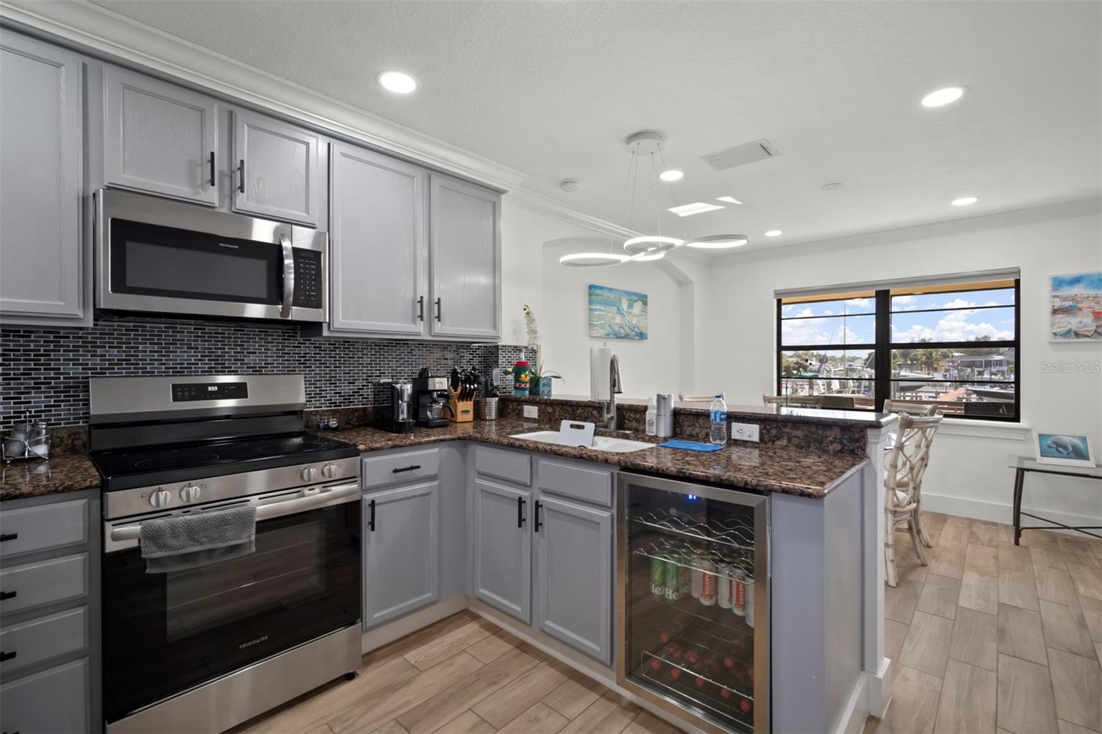 YARDARM CONDO PH I - Residential Lease