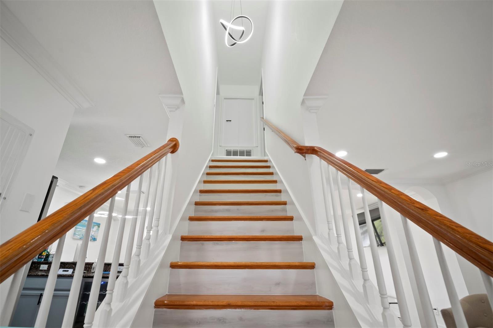 YARDARM CONDO PH I - Residential Lease