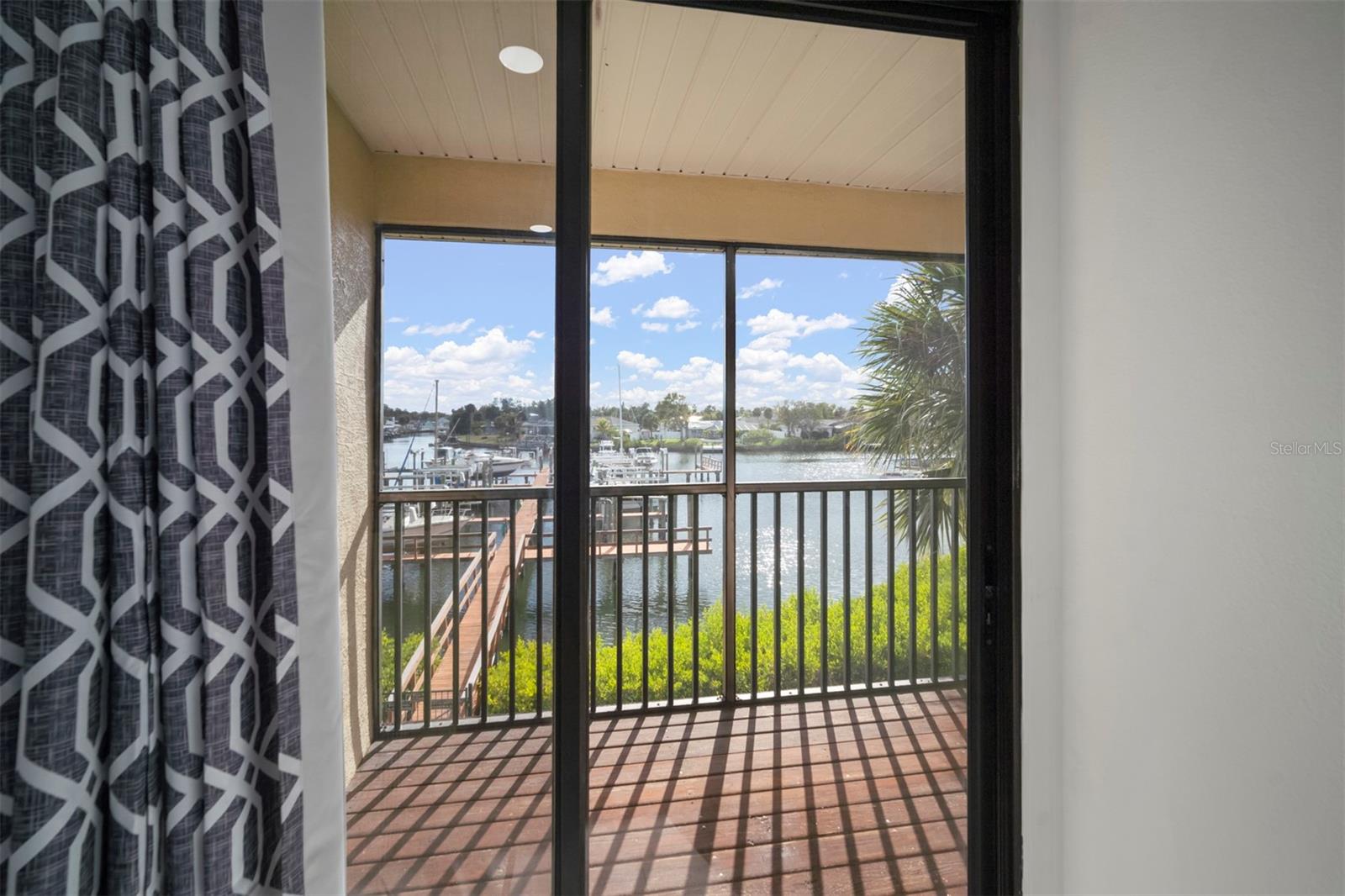 YARDARM CONDO PH I - Residential Lease