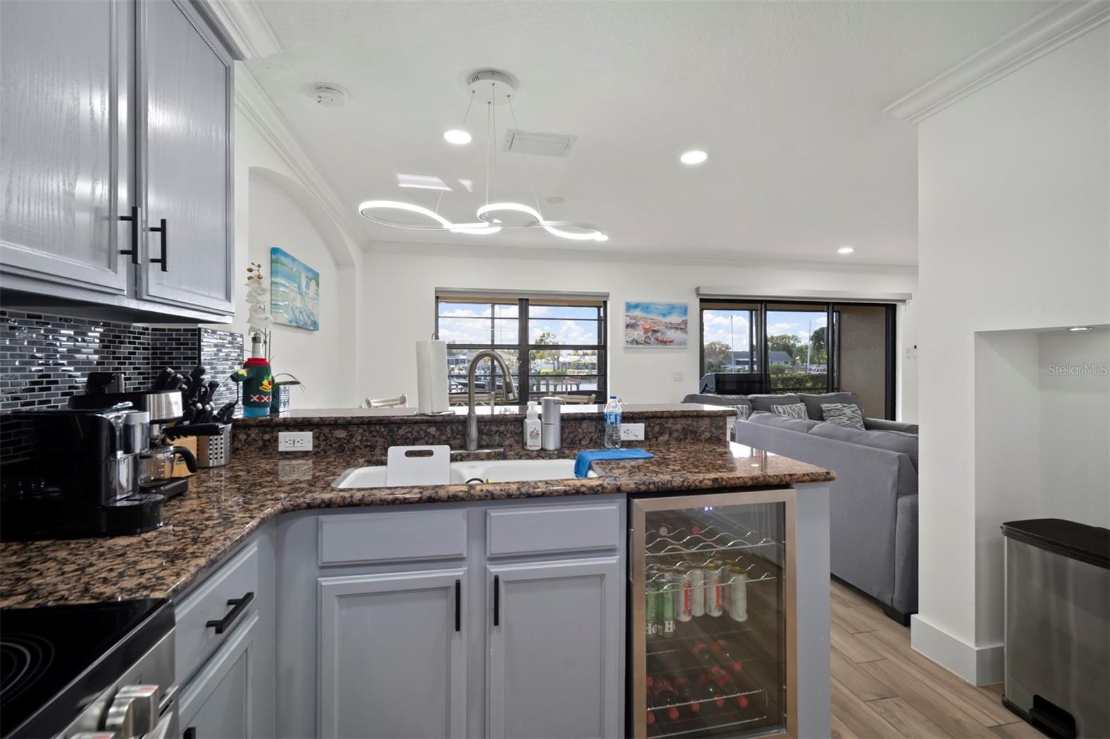 YARDARM CONDO PH I - Residential Lease