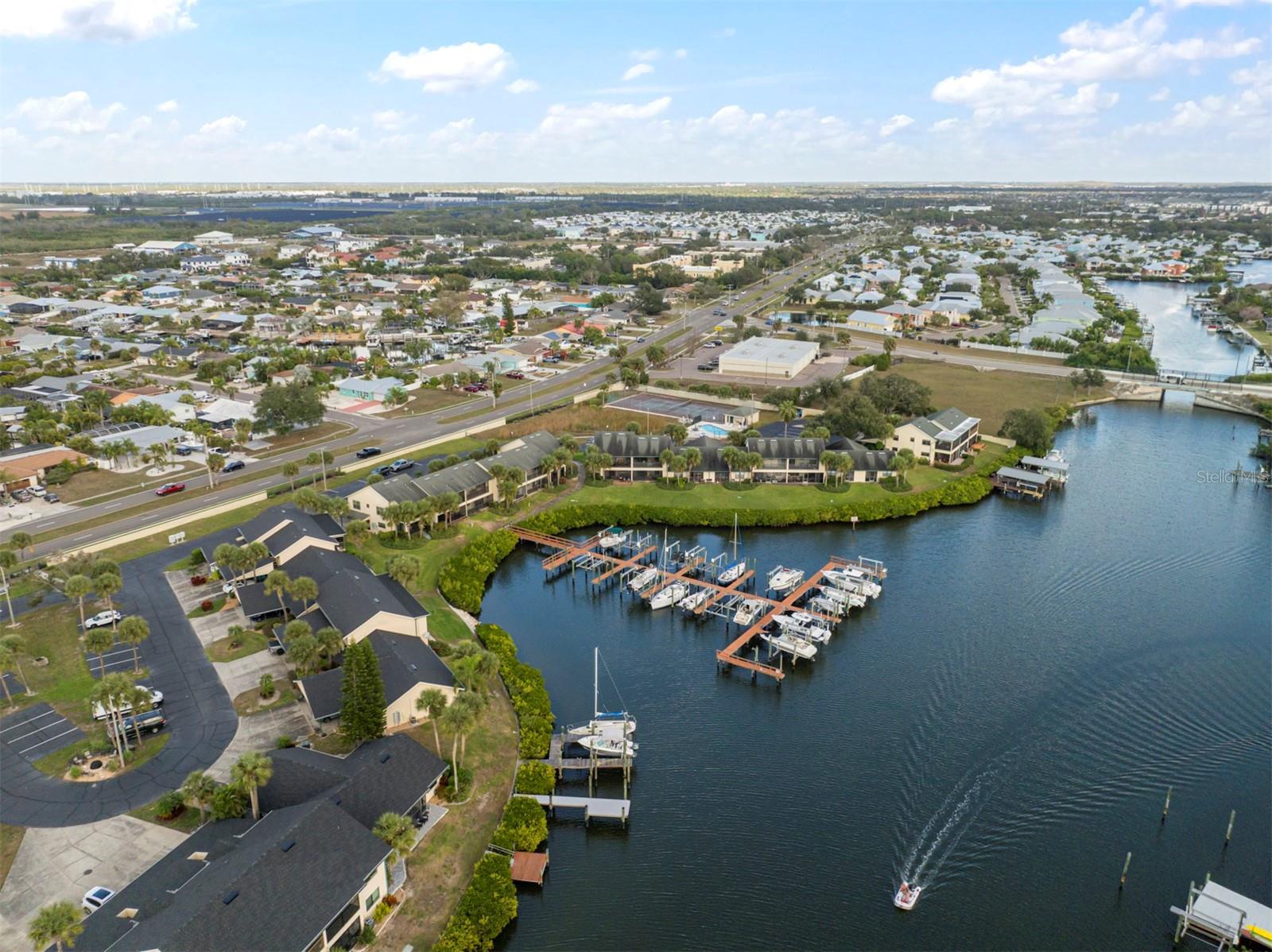 YARDARM CONDO PH I - Residential Lease