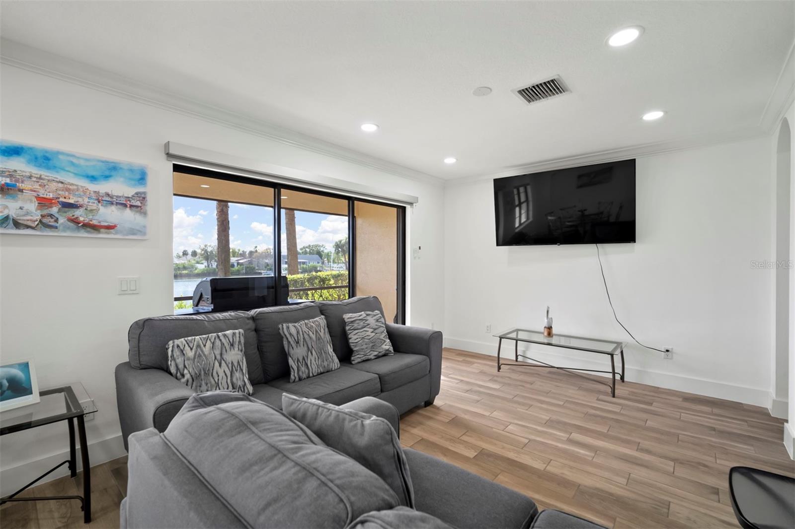 YARDARM CONDO PH I - Residential Lease