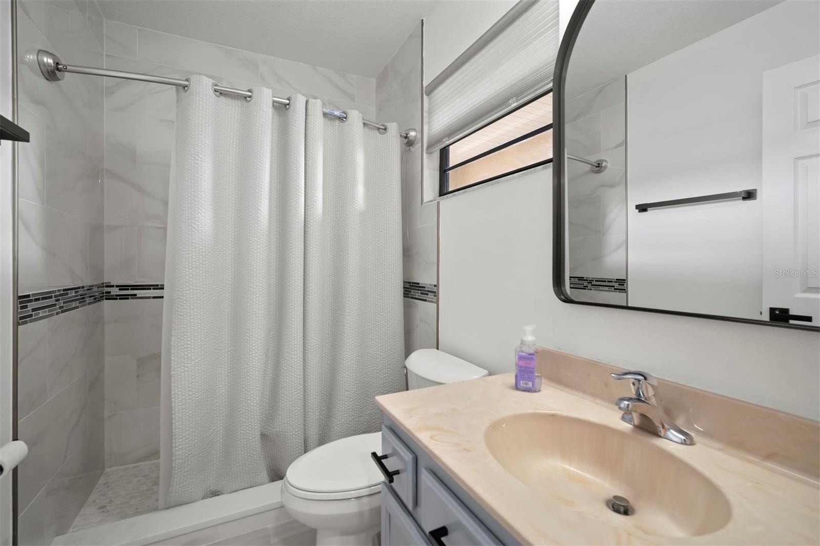 YARDARM CONDO PH I - Residential Lease