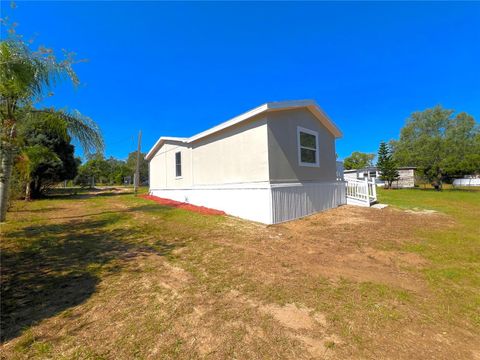 A home in LAKE WALES