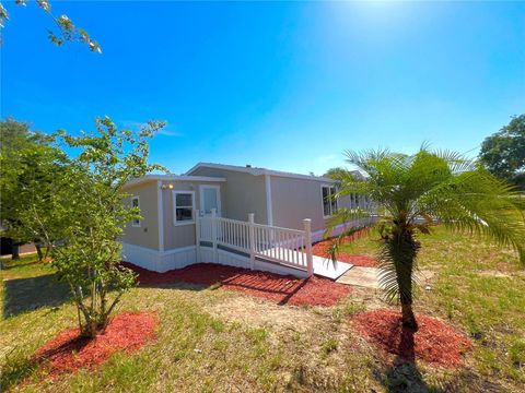 A home in LAKE WALES