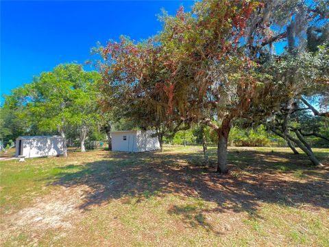 A home in LAKE WALES