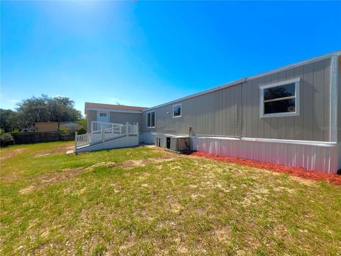 A home in LAKE WALES