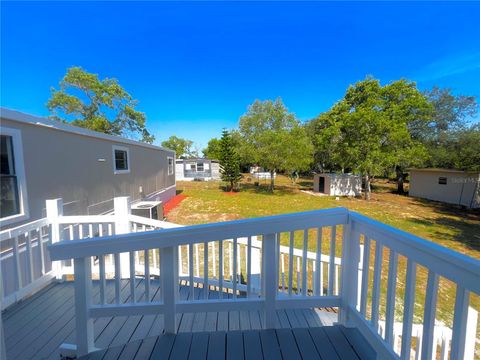 A home in LAKE WALES