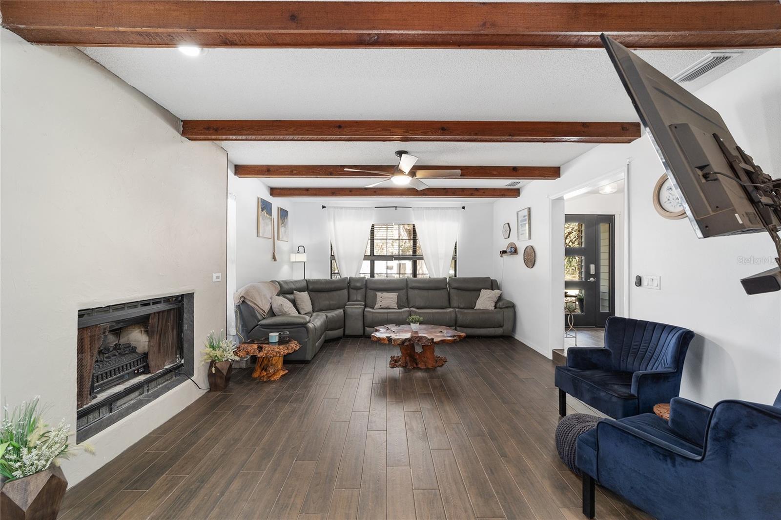 FLORAL ACRES UNREC - Residential