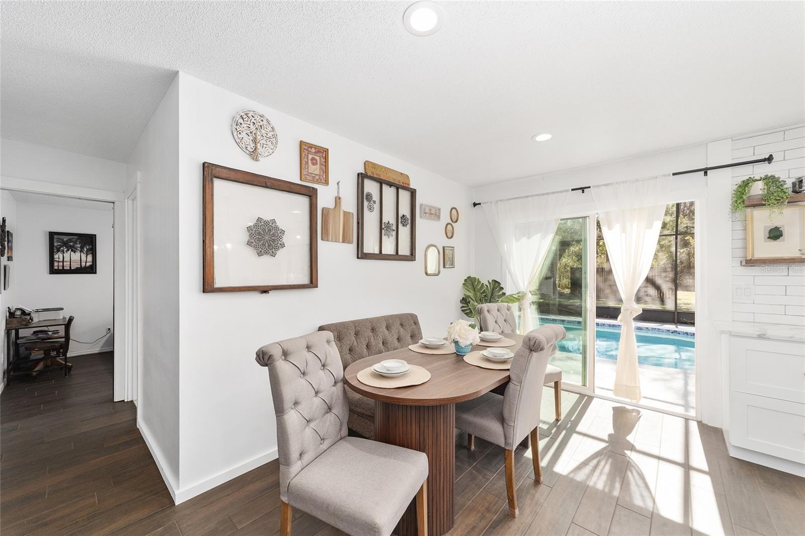 FLORAL ACRES UNREC - Residential