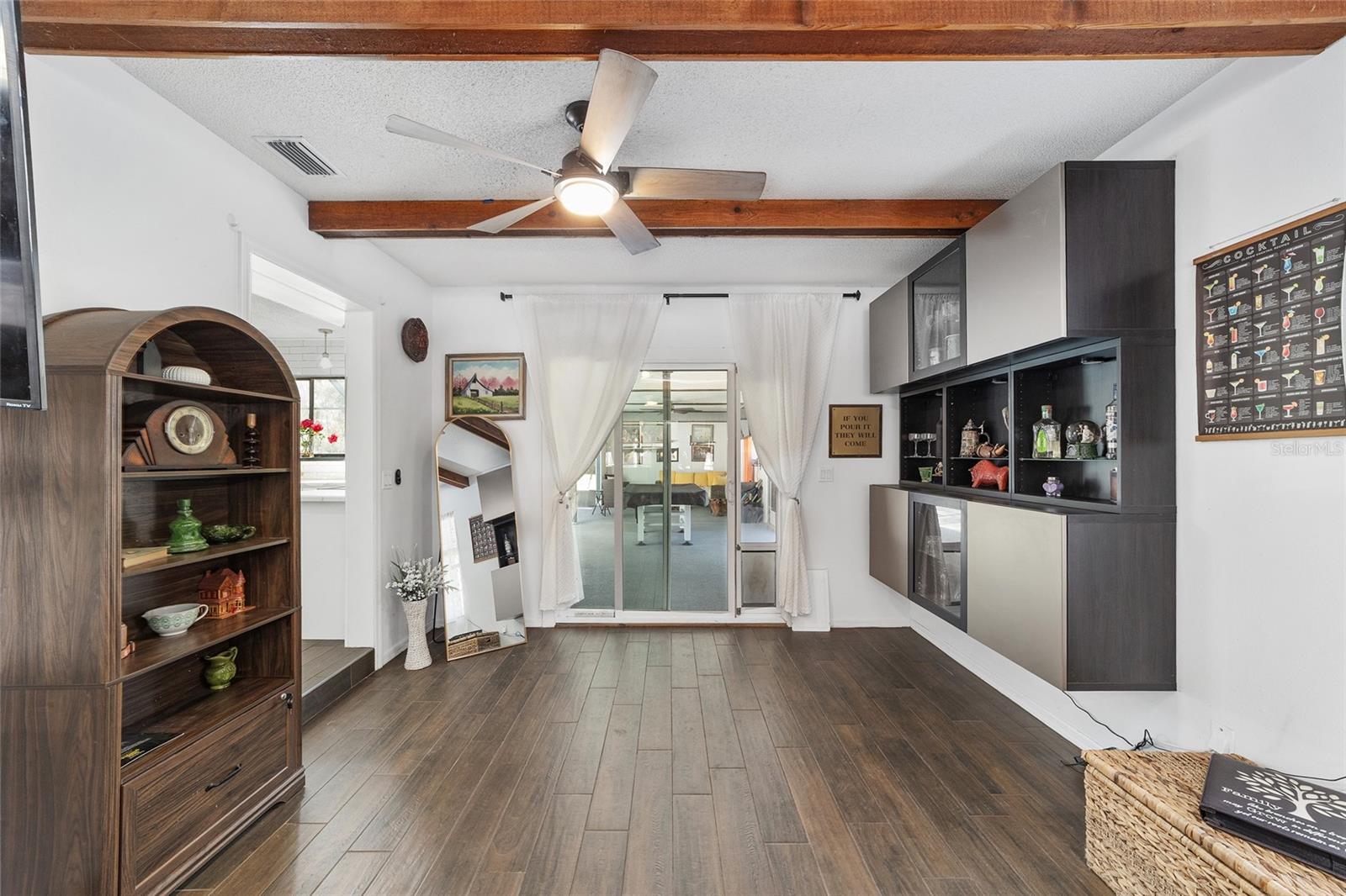 FLORAL ACRES UNREC - Residential