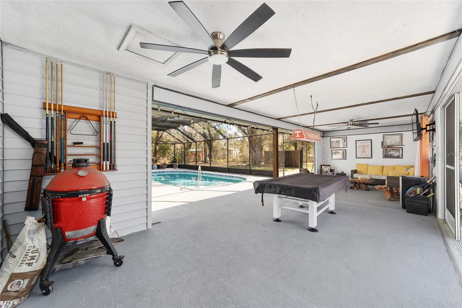 FLORAL ACRES UNREC - Residential