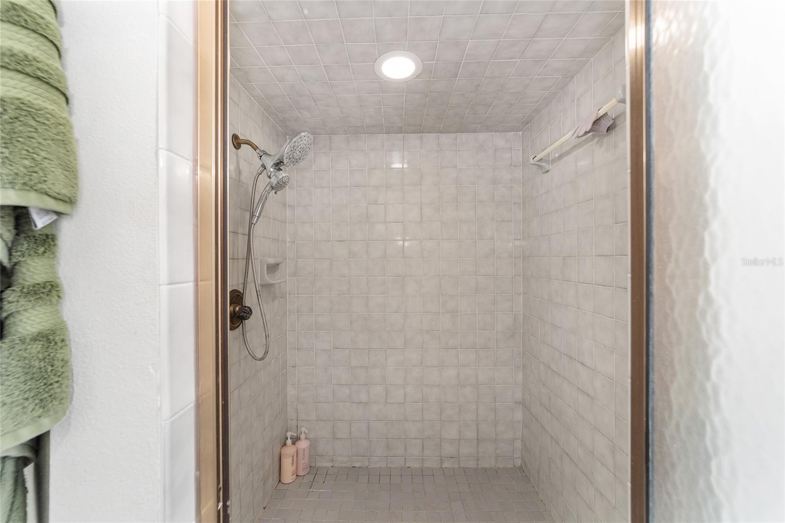 FLORAL ACRES UNREC - Residential