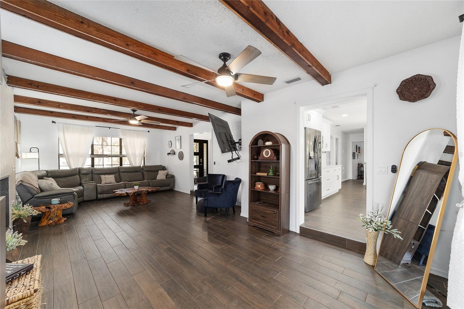 FLORAL ACRES UNREC - Residential