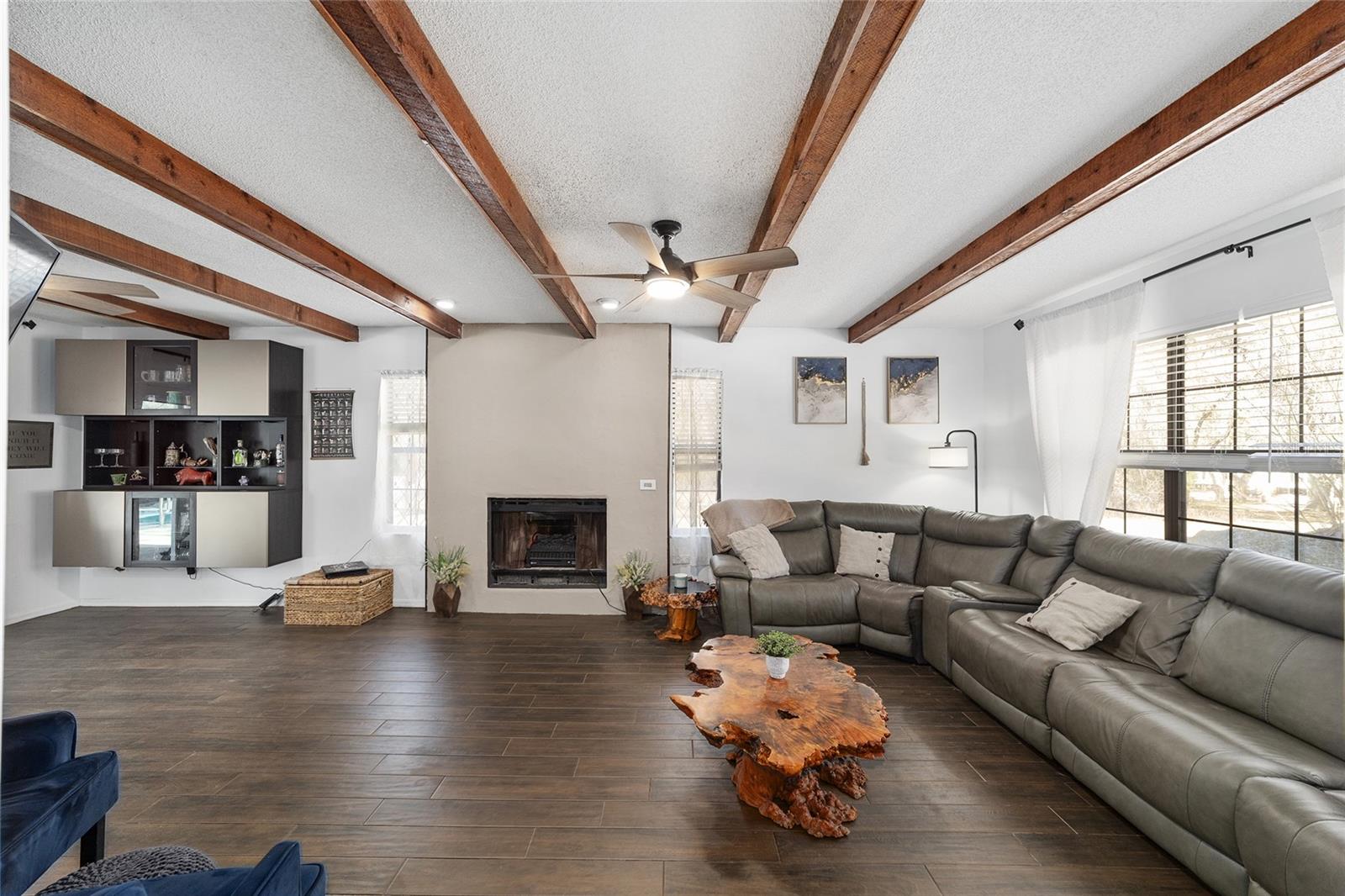 FLORAL ACRES UNREC - Residential