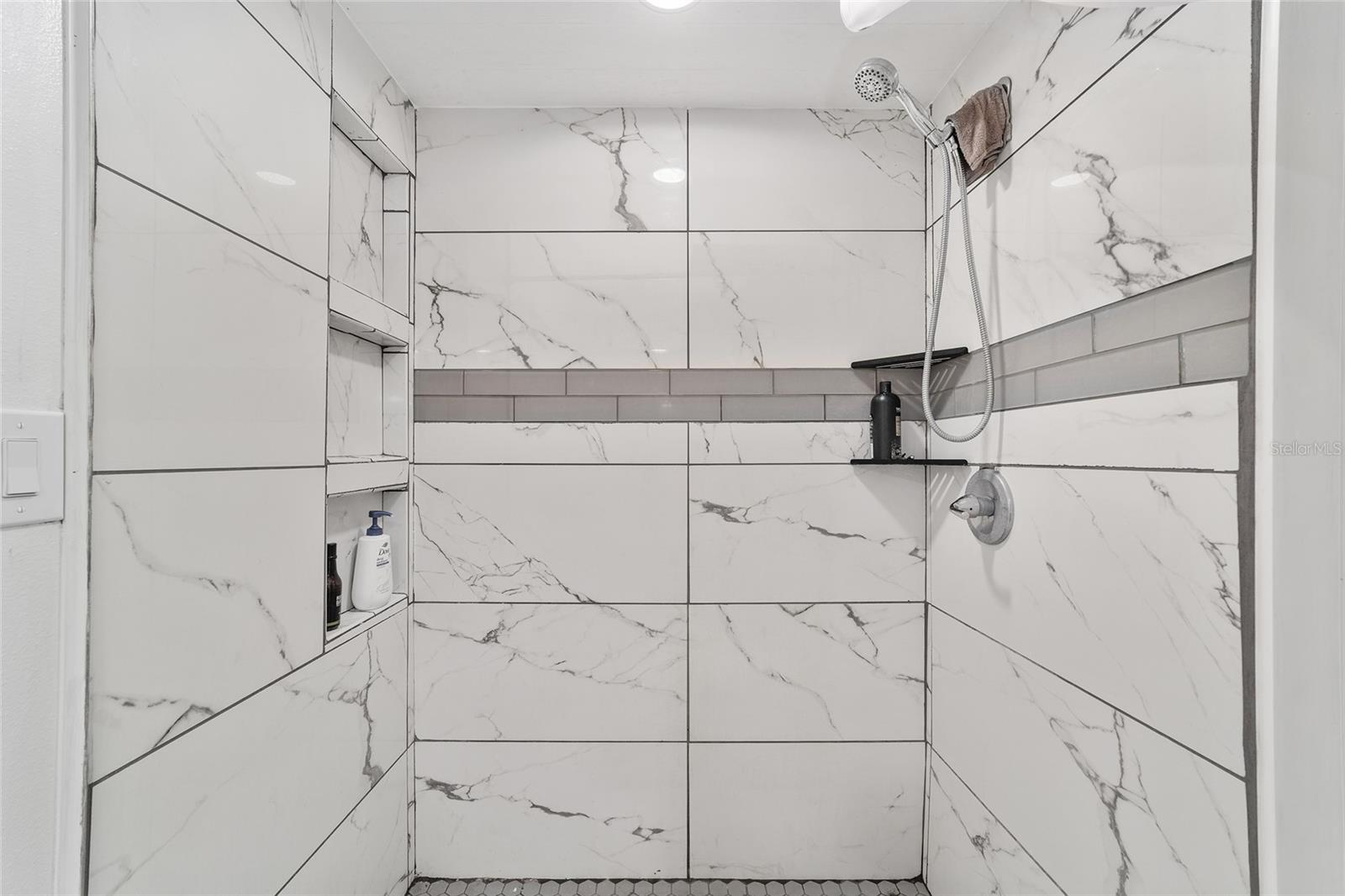 FLORAL ACRES UNREC - Residential