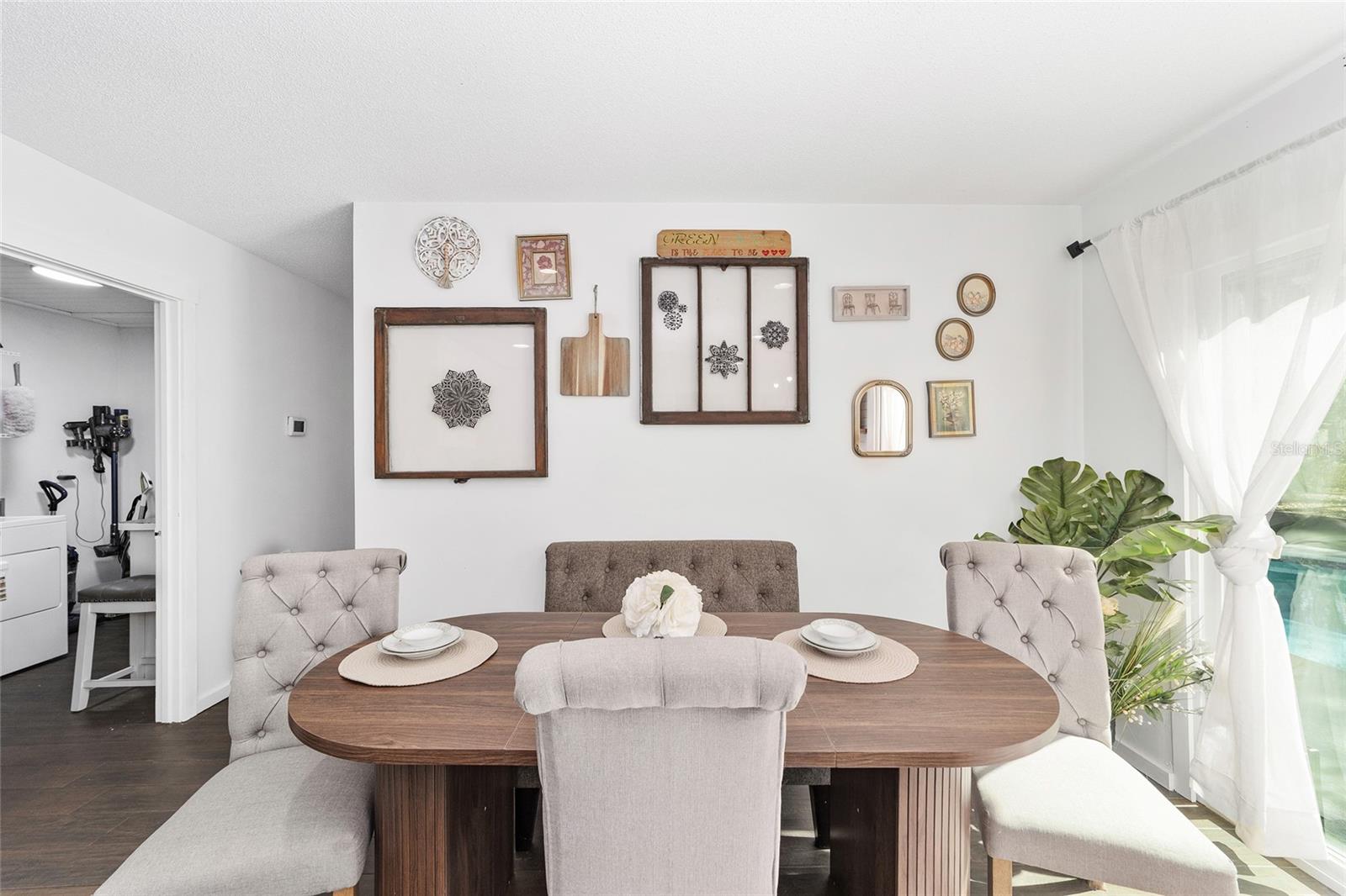 FLORAL ACRES UNREC - Residential